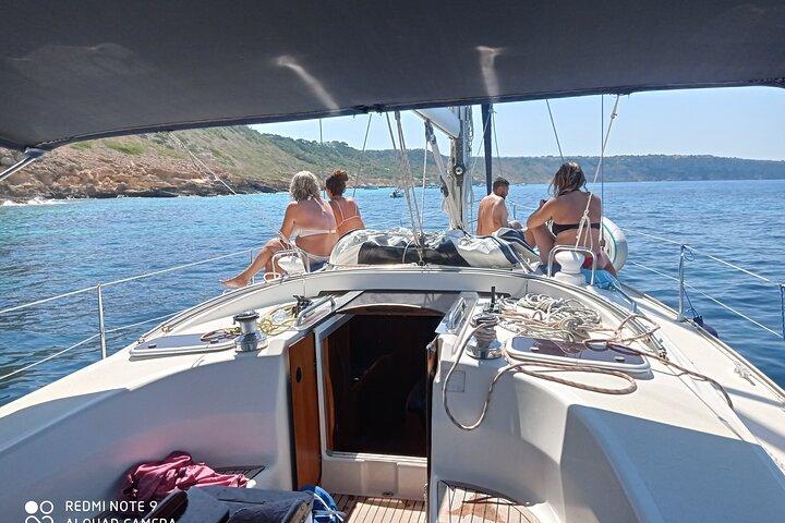 Palm: sailing boat, visit crystall water, tapas, 2 drinks..