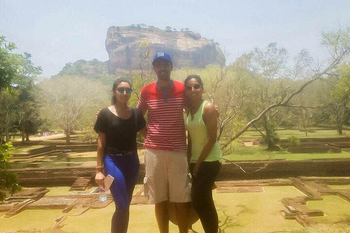 Transfer between Colombo Airport (CMB) and Santani Resort and Spa, Kandy