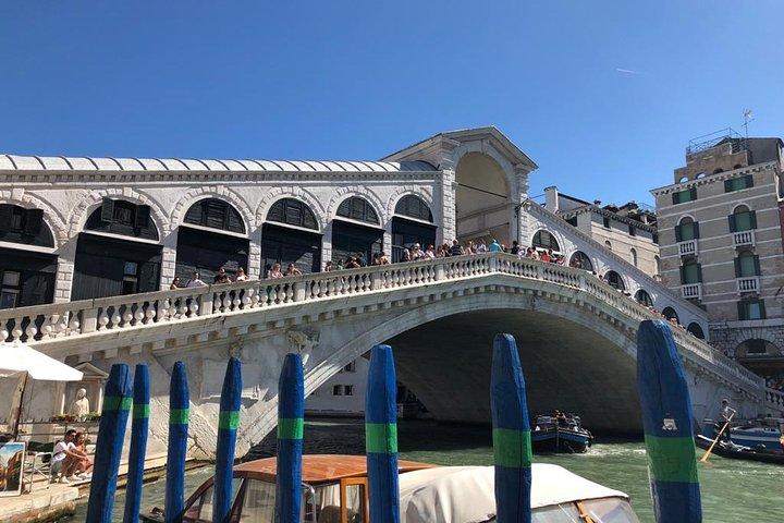 Venice: St. Mark's Square and Rialto with 30 minutes Gondola Ride
