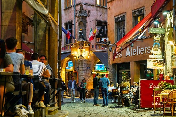 Private 4-hour Walking Tour of Lyon with official tour guide