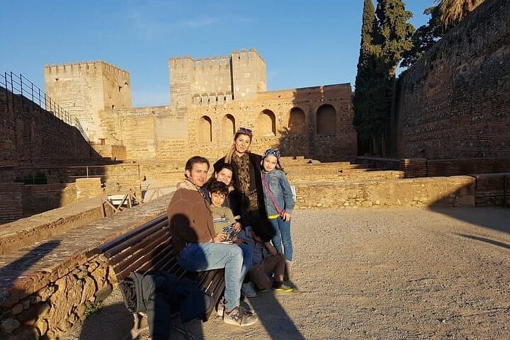 Alhambra : Private Tour for Families