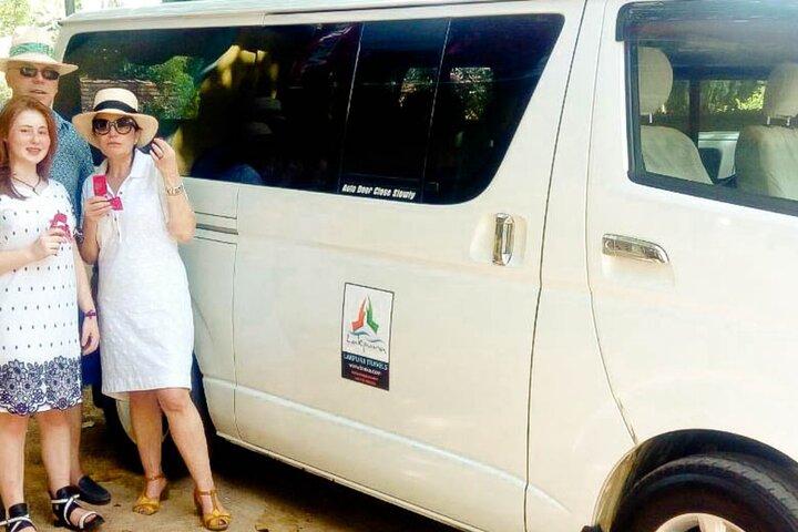 Transfer between Colombo Airport (CMB) and Omega Regency, Colombo