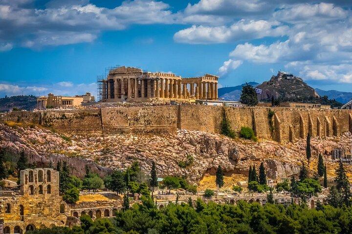 Private local tour of the Acropolis Hill and the New Acropolis Museum
