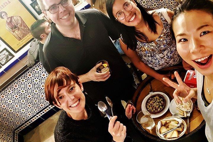 Seville Traditional Tapas and Wine Tour