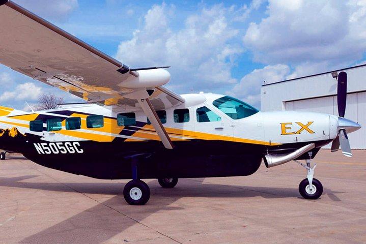 Airplane Transfer between Ratmalana Airport (RML) and Sigiriya Airforce Base GIU