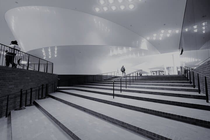 Explore Hamburg's Elbphilharmonie in a playful way - modern and individual