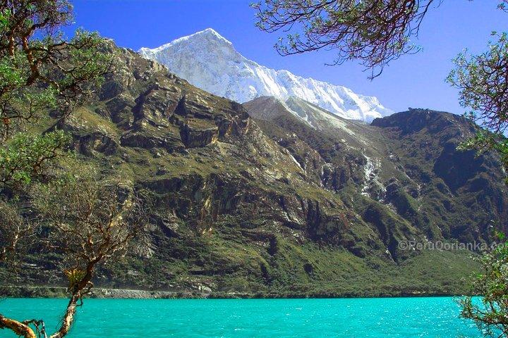 From Huaraz: Llanganuco Lagoon fullday tour