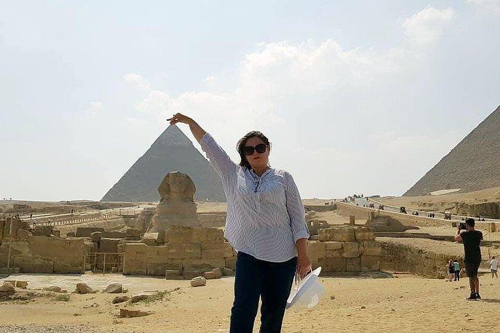 Full-Day Tour to Giza Pyramids, Memphis, and Saqqara with lunch