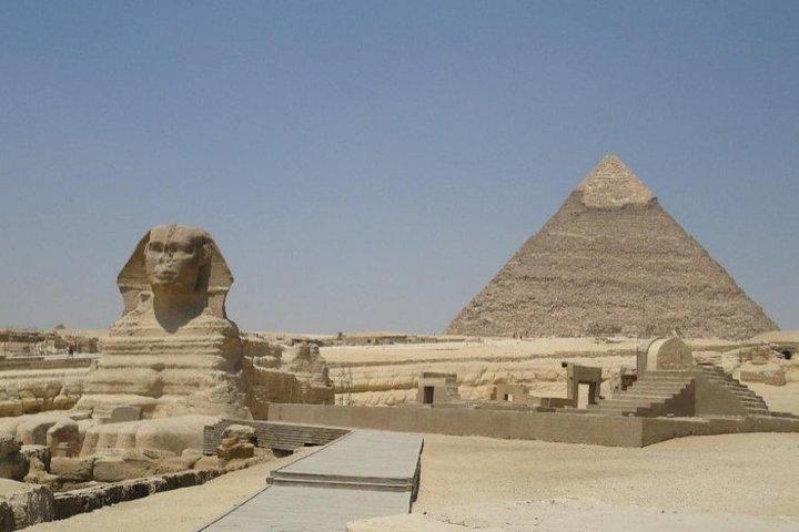 Ultimate private Giza Pyramids Tour: Camel Ride & Lunch Adventure