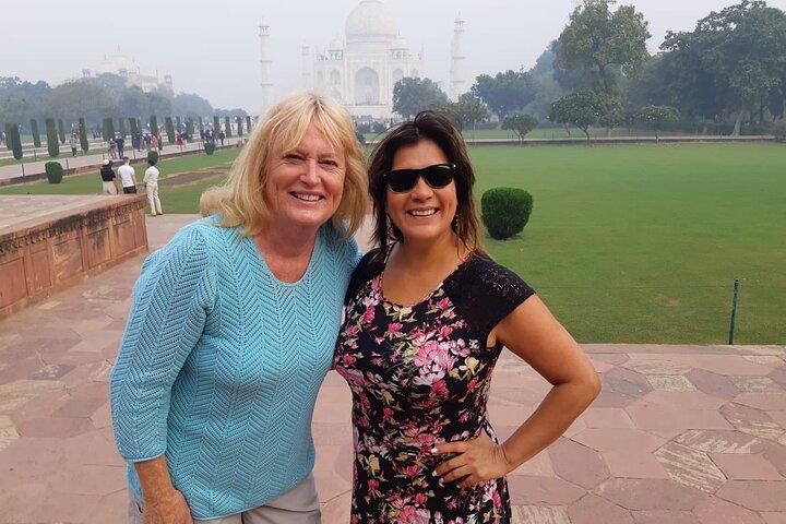Agra Half-Day Tour of Taj Mahal and Agra Fort by Car