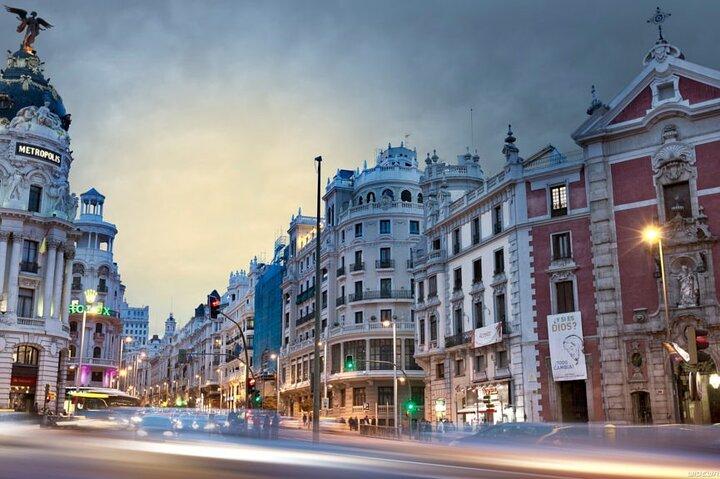 Departure Transfer from Madrid to Madrid Airport MAD in Private Van