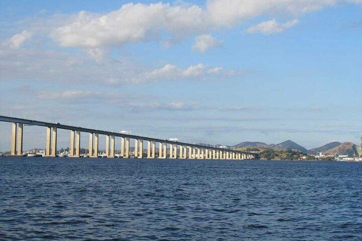 Guanabara Bay Catamaran Tour in Rio de Janeiro with Transfer