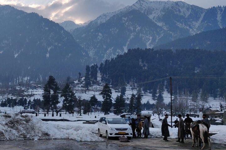 Private Round-trip Transfer from Srinagar to Gulmarg