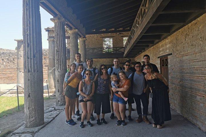 All-Inclusive Pompeii Tour with Guide, Lunch and Ticket from Rome