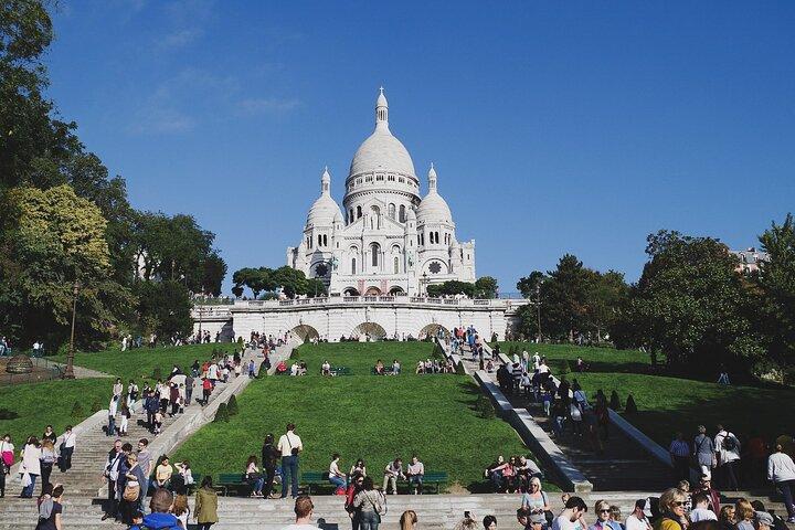 Private Street Art Tour in Paris with Local Expert