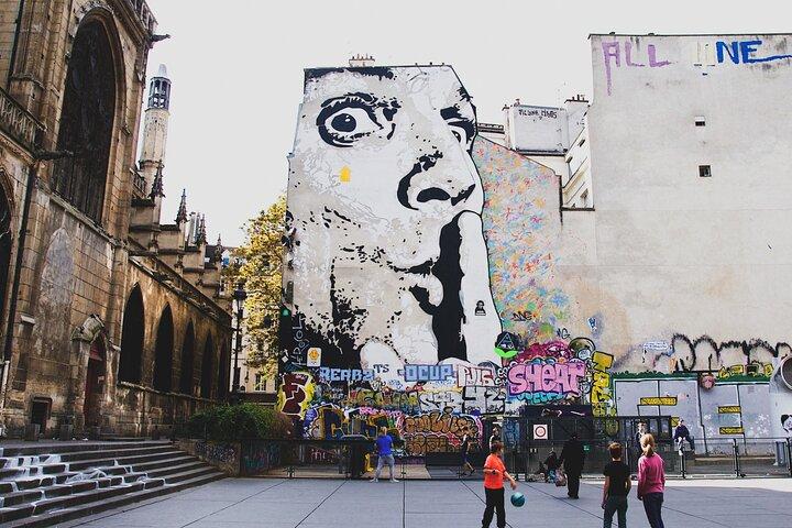 Private Street Art Tour in Paris with Local Expert