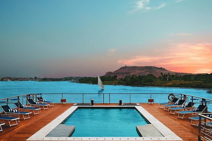 4 nights nile cruise from Luxor , visit abu simbel temple & Hot Air balloon