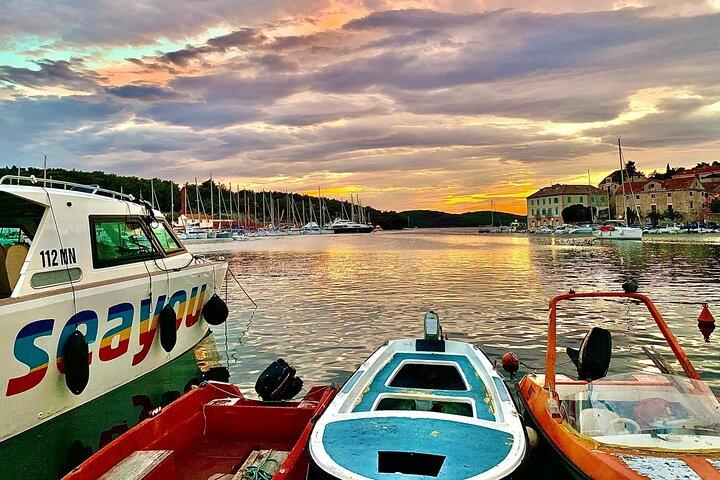 Magical Blue Cave and Hvar Tour from Split and Brac