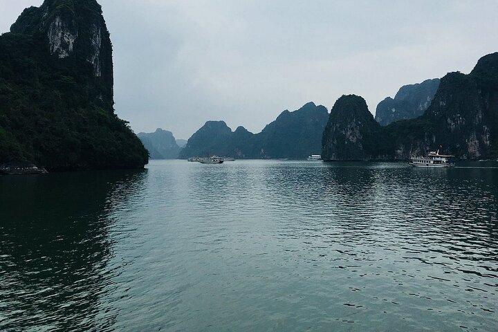 Halong Bay Cruise Tour from Hanoi with Kayak Adventure