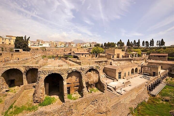 Pompeii: Exclusive Tour with an Archaeologist, Max 6 People Group