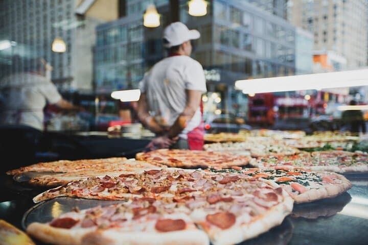 Pizza Walking Tour in Manhattan with Friendly Local Guide