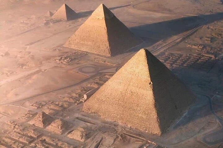 Giza Pyramids, The Egyptian Museum, Cairo Citadel and El Khan Bazaar in Cairo