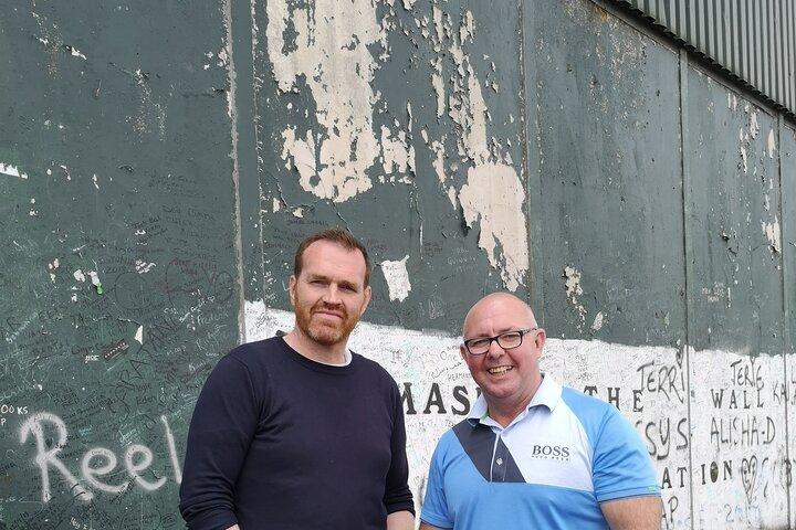 Belfast Black Taxi Tour: Private Journey Through History