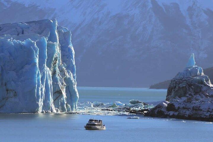 Shared transfer minibus Puerto Natales (CL) to El Calafate (ARG)