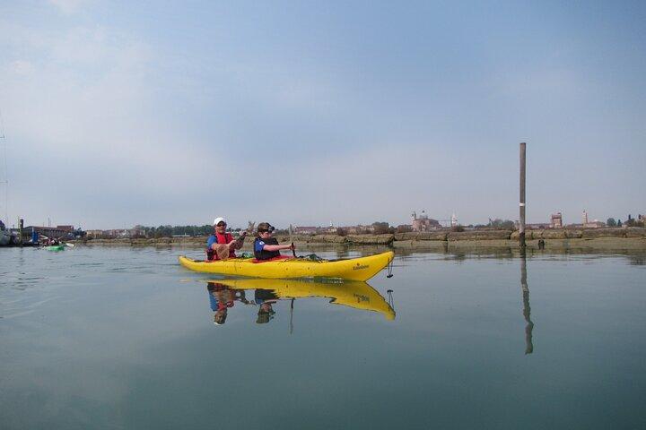 2 Hour Venice Canal Kayak Tour - Premium experience by day