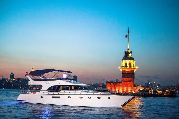 Private Luxury Yacht Cruise in Istanbul Bosphorus