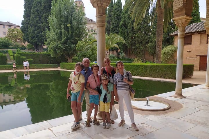Alhambra : Private Tour for Families