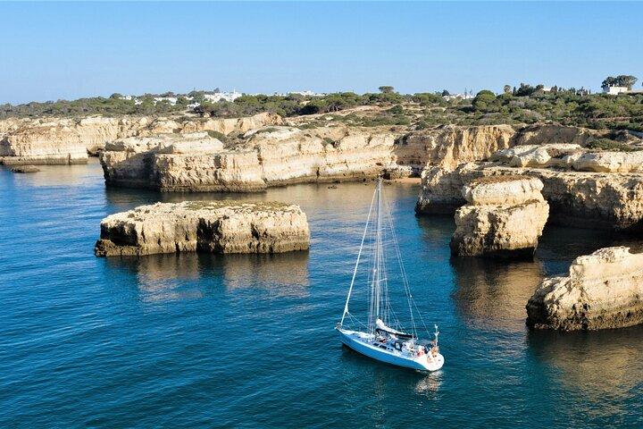 Yatch FINISMAR Signature: Benagil & Portuguese Gastronomy