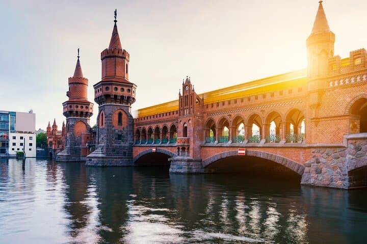 Berlin Highlights Self guided scavenger hunt and Walking Tour