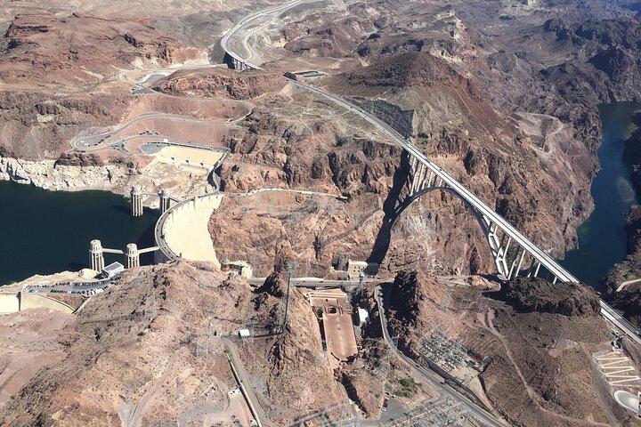 Grand Canyon Helicopter Flight with Emerald Cave Kayak Tour