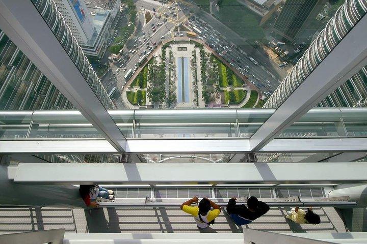 Private Tour : Wonders of Kuala Lumpur with Petronas Twin Towers