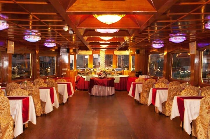 Romantic Dhow Cruise In Marina with International Buffet Dinner with Live Shows