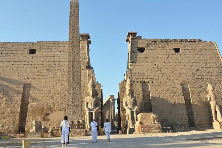 Package 12 Days 11 Nights to Pyramids, Luxor, Aswan & Oasis