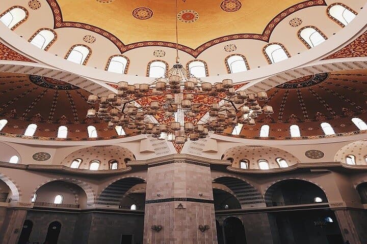 Fujairah East Coast Tour with Visit to Sheikh Zayed Mosque