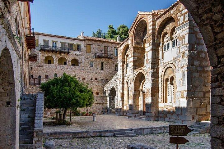 Private Tour Delphi, Village of Arachova, Osios Loukas Monastery