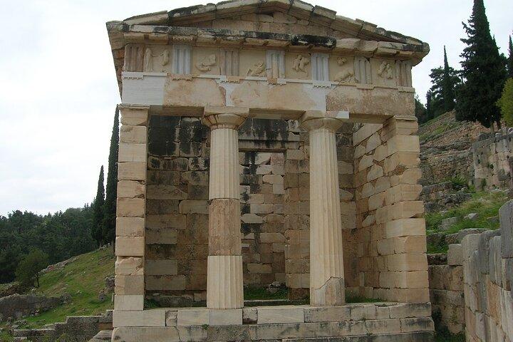 Private Tour Delphi, Village of Arachova, Osios Loukas Monastery