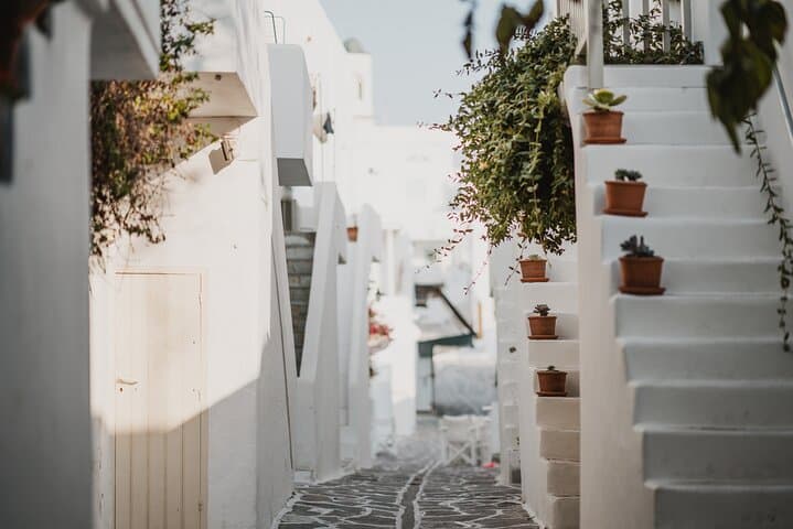 4 Day Private Tour to Paros, Mykonos, Santorini,