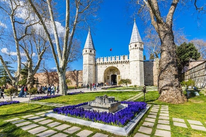 Guided Half-Day Tour to Topkapi Palace & Grand Bazaar