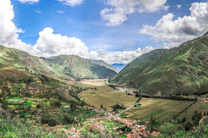 Sacred Valley Tour Pisac, Maras, Moray & Ollantaytambo and Machu picchu 2 Days