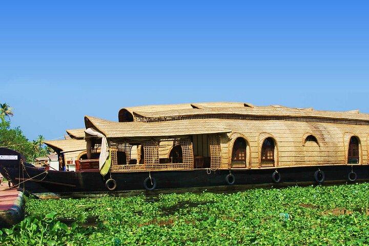 Backwaters Houseboat Cruise in Aleppey with Lunch from Cochin - Private Tour