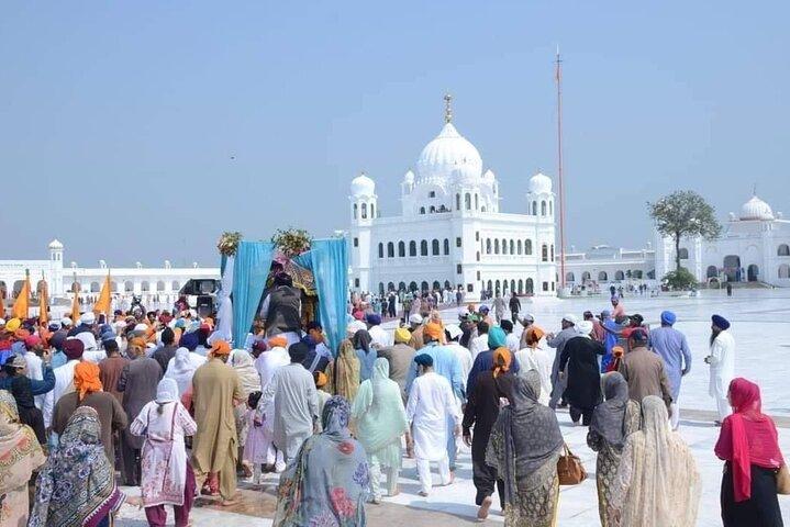 From Lahore: Kartarpur - Gurdwara Darbar Sahib Guided Day Trip