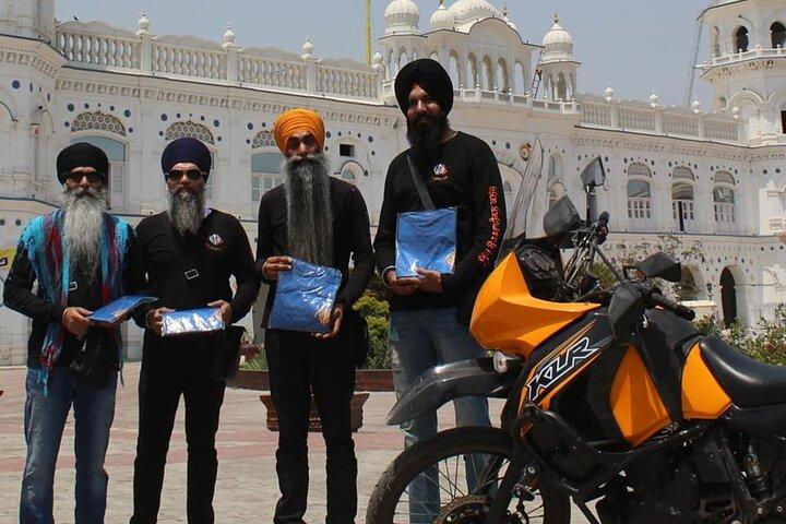 From Lahore: Nankana Sahib Gurdwara Janam Asthan Pilgrimage Day Trip