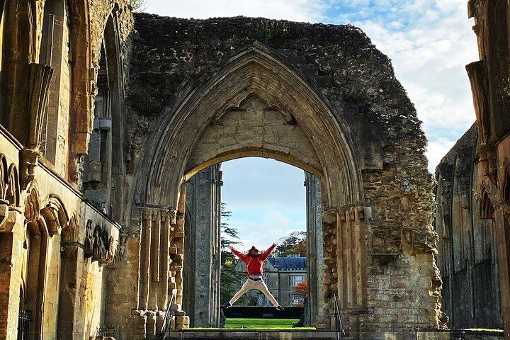 Private Day Tour to Stonehenge and Glastonbury