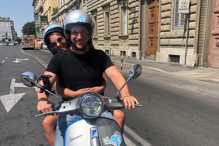 Rent your Electric Vespa 45 in Florence for 8 hours
