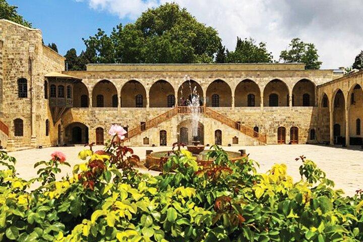 Private Tour to Beiteddine, Deir El Qamar and Cedars from Beirut