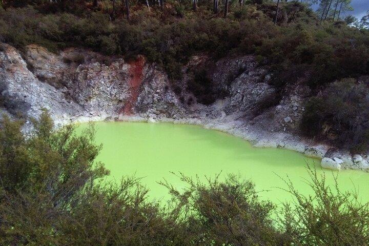 Taupo Day Trip with Orakei Korako or Waiotapu from Rotorua